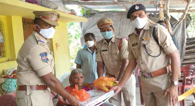 Mancherial: Police reaches out to Maoist leader’s kin