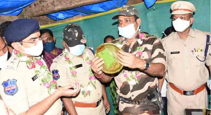 Police striving for tribal development: Asifabad SP