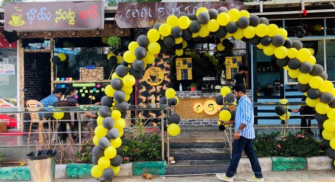 Chai Sutta Bar opens in Hyderabad