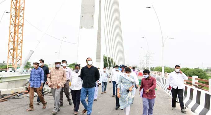 Decorate cable bridge on par with Durgam Cheruvu: Karimnagar Collector