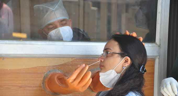 India records 43,071 new COVID-19 cases, 955 deaths