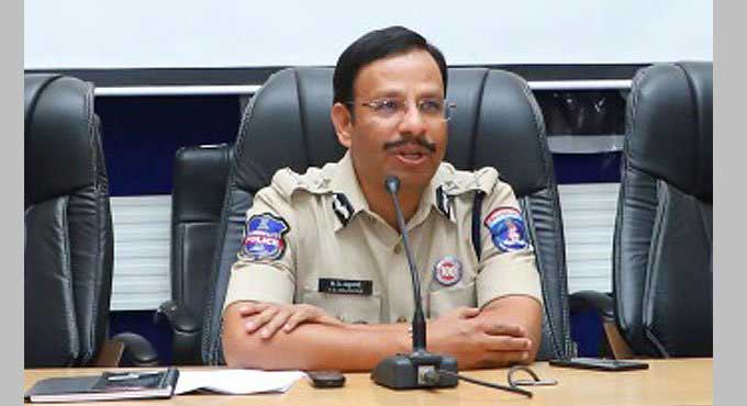 Cyberabad CP cautions people against cyber frauds
