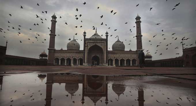 Eid-ul-Zuha: Devotees from all over country offer prayers