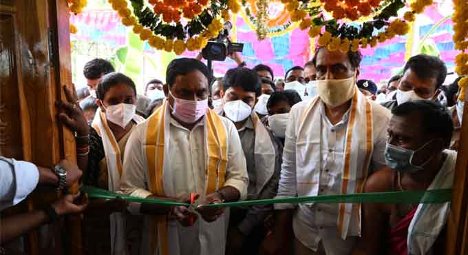 Errabelli urges people to join Palle Pragathi to create model villages