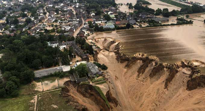 Europe floods: Search for missing goes on as toll tops 90