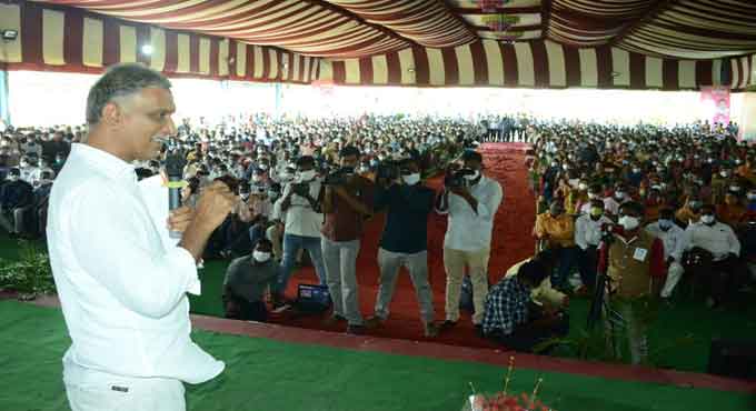 Harish promises all support to contract lecturers