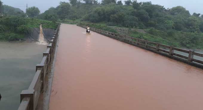 Telangana: Road connectivity between villages affected in Metpalli