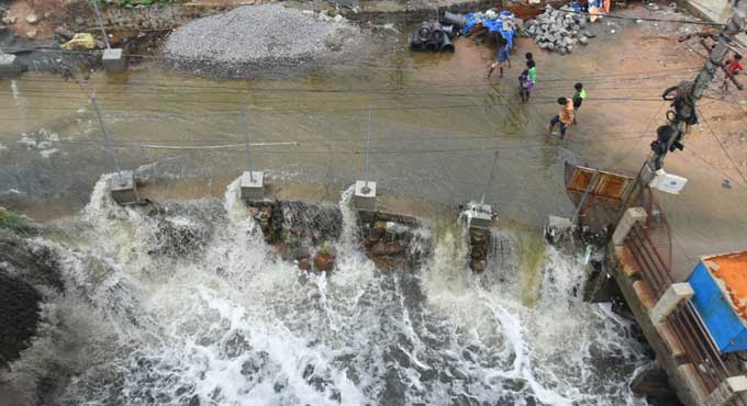 GHMC monsoon action teams busy after overnight downpour