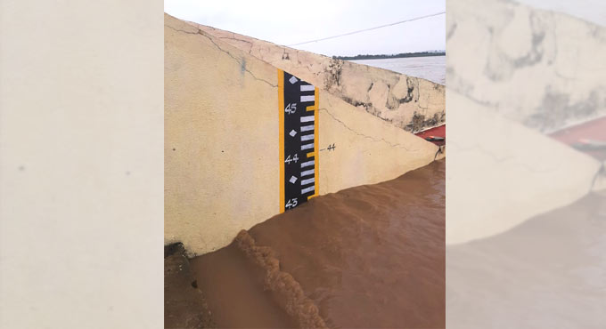 Godavari crossed first warning level at Bhadrachalam, public alerted