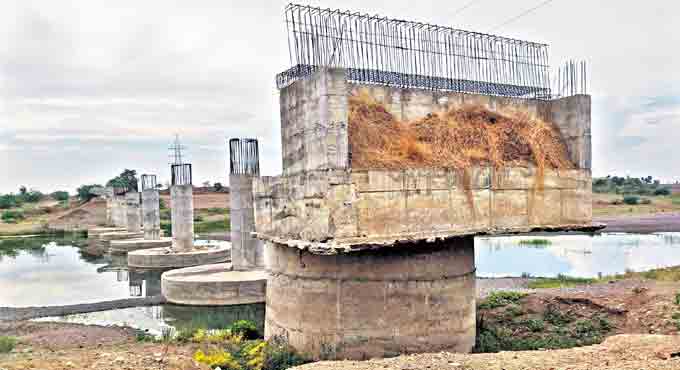 Gundi bridge in Asifabad yet to be completed-Telangana Today