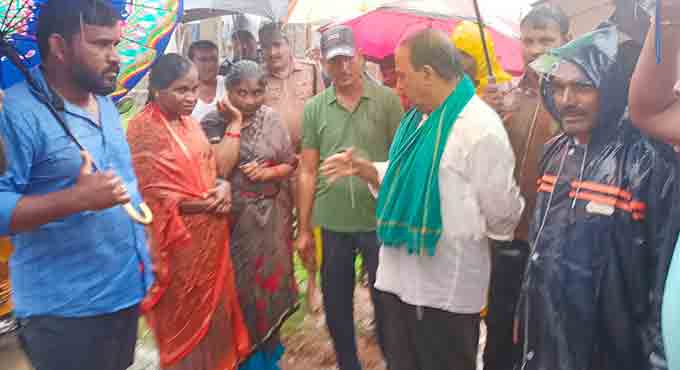 Nirmal’s low-lying areas inundated, Indrakaran Reddy swiftly swings into action