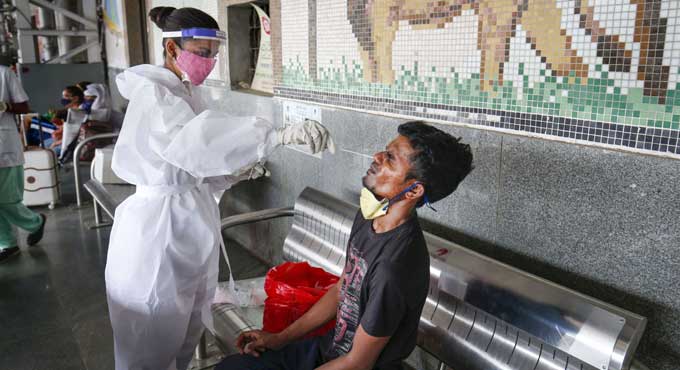 India reports 41,649 new COVID-19 cases, 593 deaths