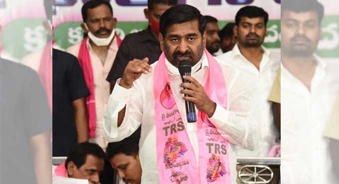 Water dispute: Jagadish Reddy terms Bandi Sanjay’s comments as immature