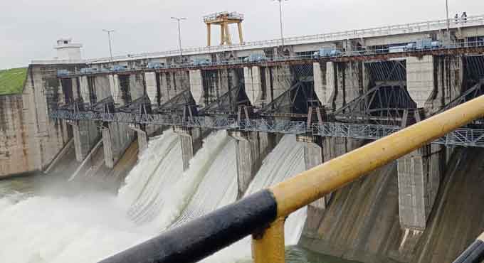 Incessant rains lash several parts of Adilabad