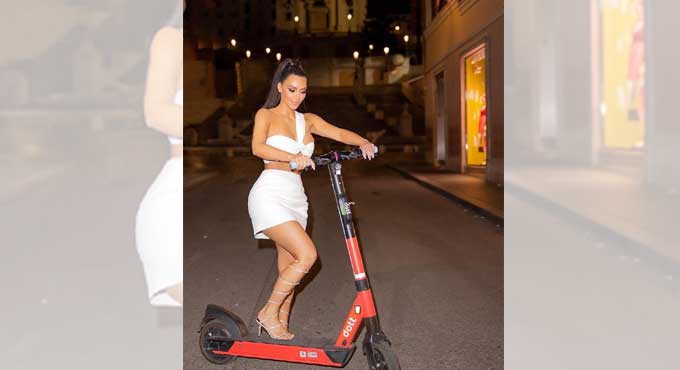 Kim Kardashian chills in Rome