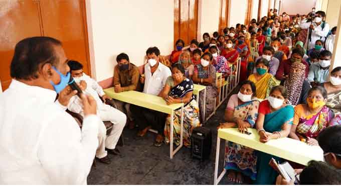 SCR demolition drive: Kothagudem MLA assures all help to displaced families