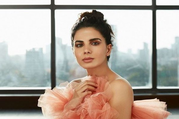 OTT a safer option now: Kirti Kulhari