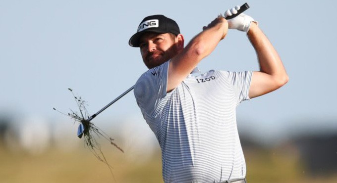 Golf: Oosthuizen manages to stay in lead