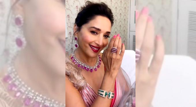 Madhuri Dixit grooves on Kajra Mohabbat Wala