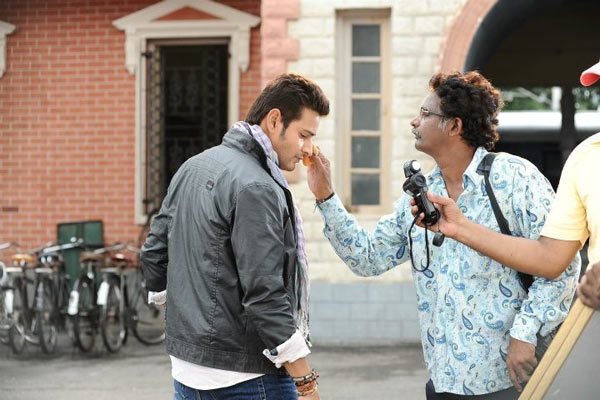 Mahesh Babu extends birthday wishes to his make-up man