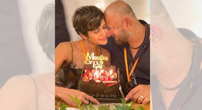 Mandira Bedi fondly remembers husband Raj on their wedding anniversary