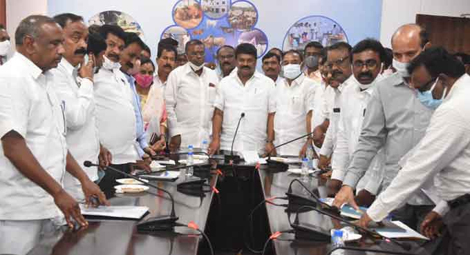 TS govt ready to support fishermen community: Talasani