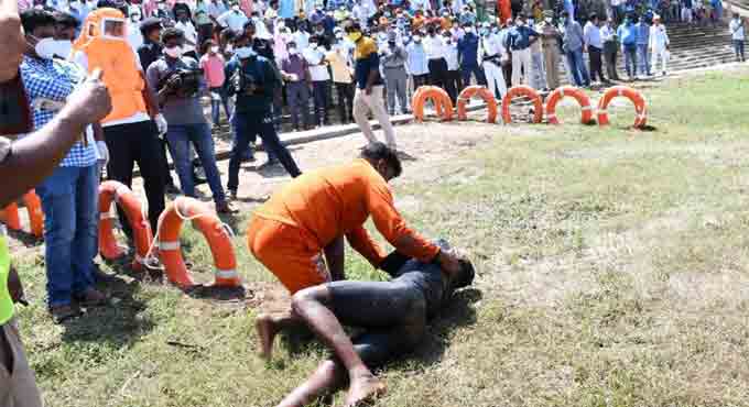 Mock drill on flood response held at Parnasala in Kothagudem
