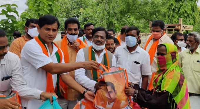 NGO distributes groceries to flood-hit families in Mancherial