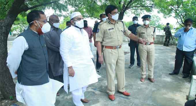 Bakrid: Nalgonda SP urges to follow Covid norms at Eidgahs