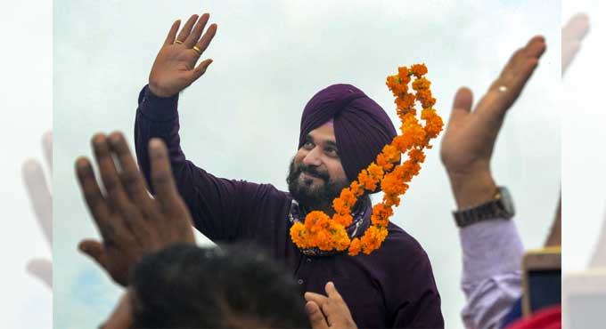 Navjot Singh Sidhu takes charge as Punjab Congress chief