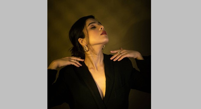 Rashmi Agdekar can effortlessly give anyone complex with her bold look