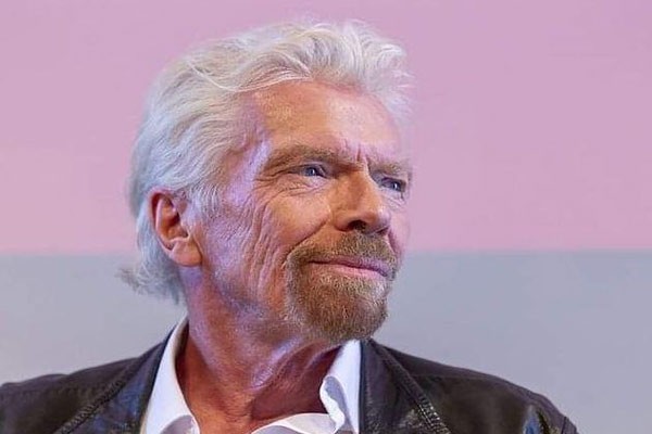 Richard Branson tweets from his spaceship VSS Unity