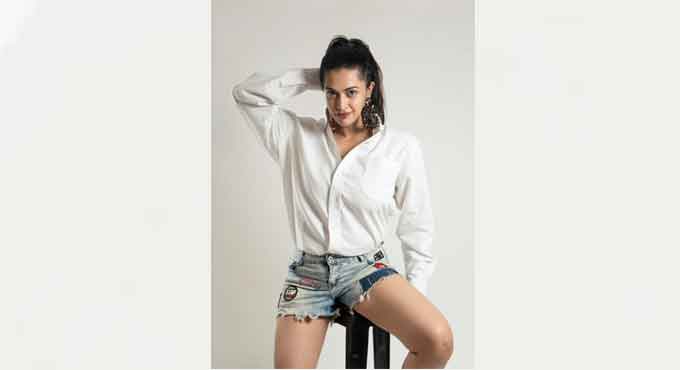 Salony Luthra makes a sensuous style statement with latest photo shoot