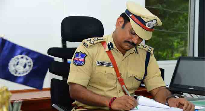 Satyanarayana takes charge as Karimnagar CP