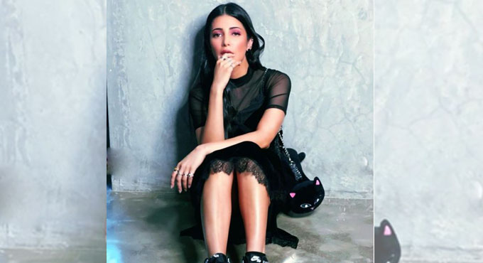 Shruti Haasan enjoys Mumbai monsoon with a piping hot bowl o’ soup