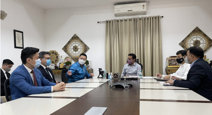 Singapore High Commissioner meets KTR, says companies keen to invest in TS
