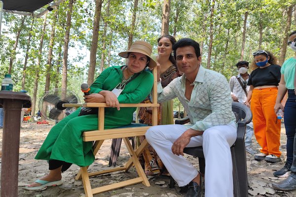 Sonu Sood ‘creates some magic together’ with filmmaker Farah Khan
