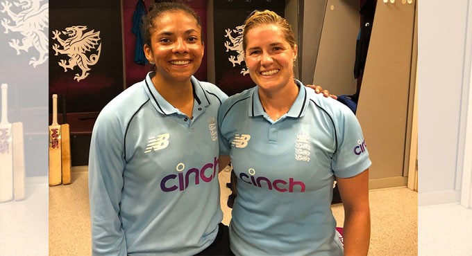 Sophie Dunkley guides England to victory