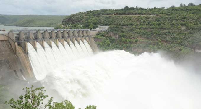 10 gates of Srisailam Dam lifted due to heavy inflows
