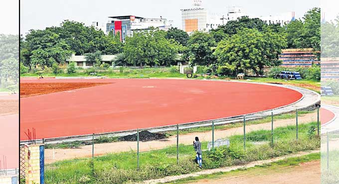 Synthetic track