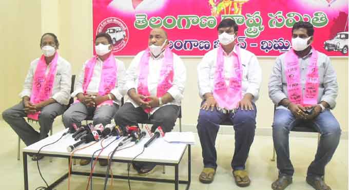 Sharmila instigating youth for political gains: TRS