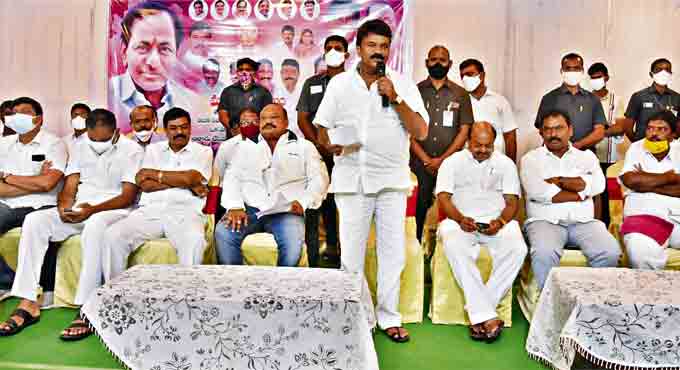 Talasani flays Eatala for chanting self-respect mantra now