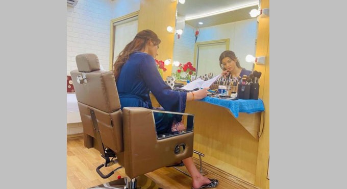 Urvashi Rautela’s day starts at 4:30 am!     