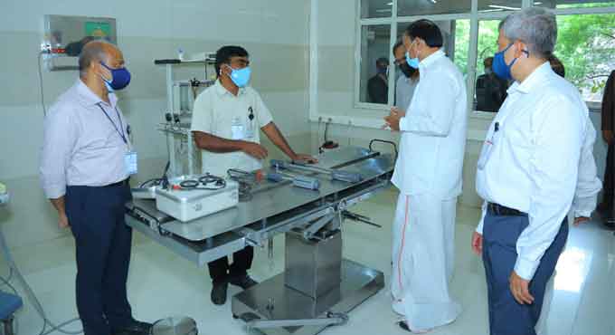 Hyderabad: Vice President Venkaiah Naidu visits LaCONES-CCMB