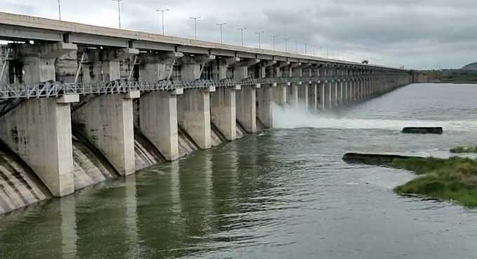 Peddapalli: Water released from Yellampalli project