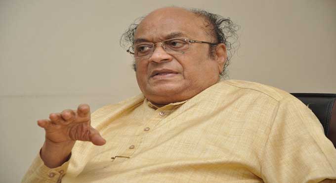 KCR pays tributes to C Narayana Reddy