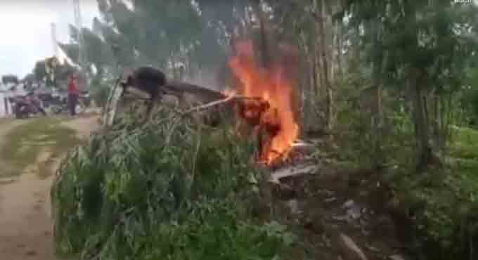 Moving car catches fire in Medak