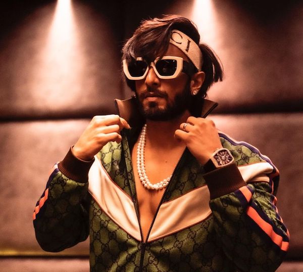 Ranveer Singh rocks a pearl necklace in his latest Instagram post 