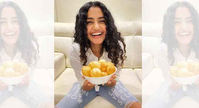 Guess what makes Anupama Parameswaran happy?-Telangana Today