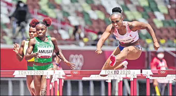 Camacho-Quinn races to upset victory